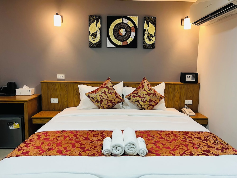 Top High Airport Link Hotel 12/47