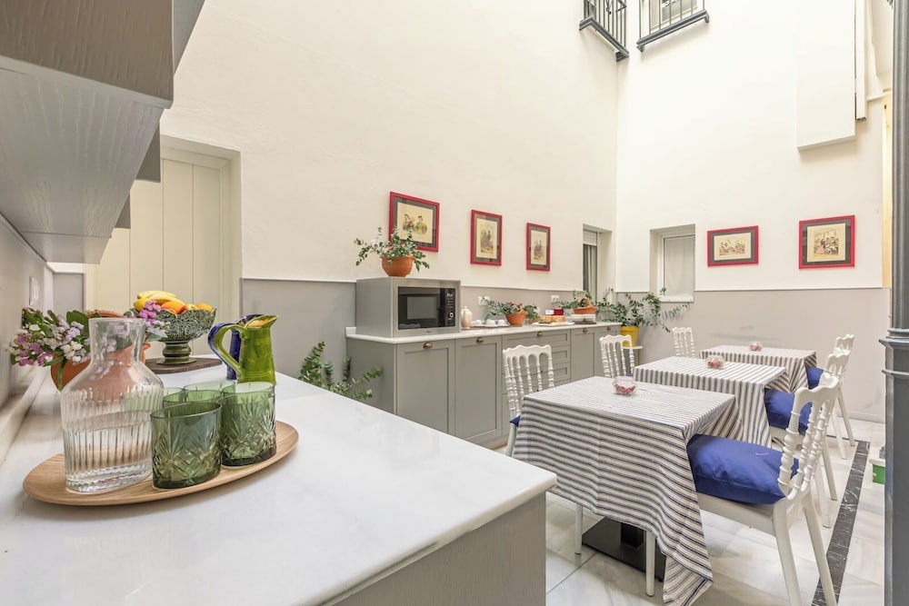 Hostal Jardin De La Alameda 42/50