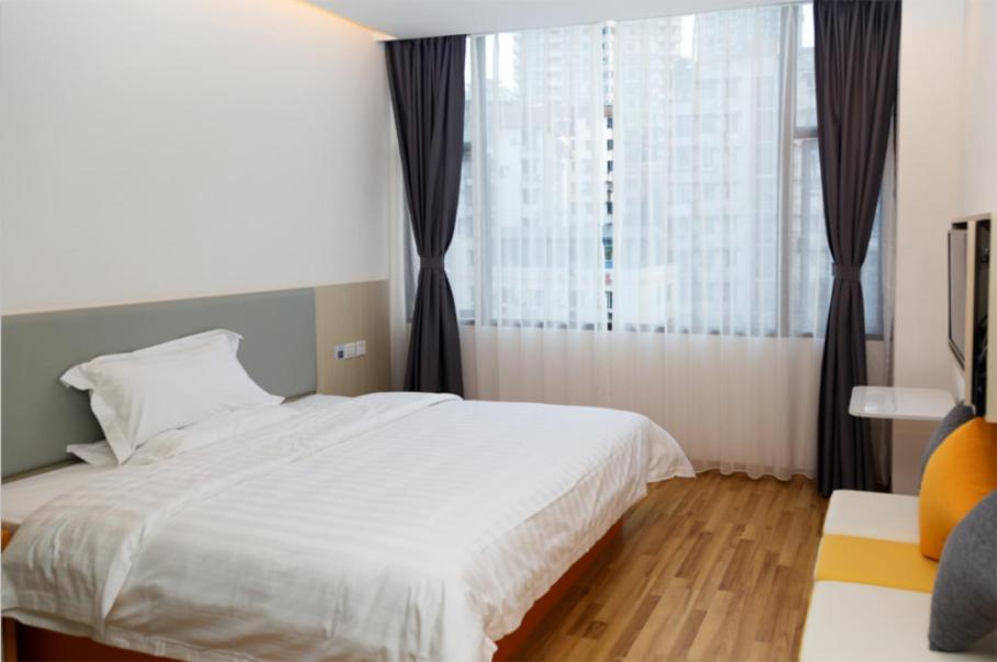 7 Days Inn (Chongqing Yudong Pedestrian Street Duhuili) 8/20