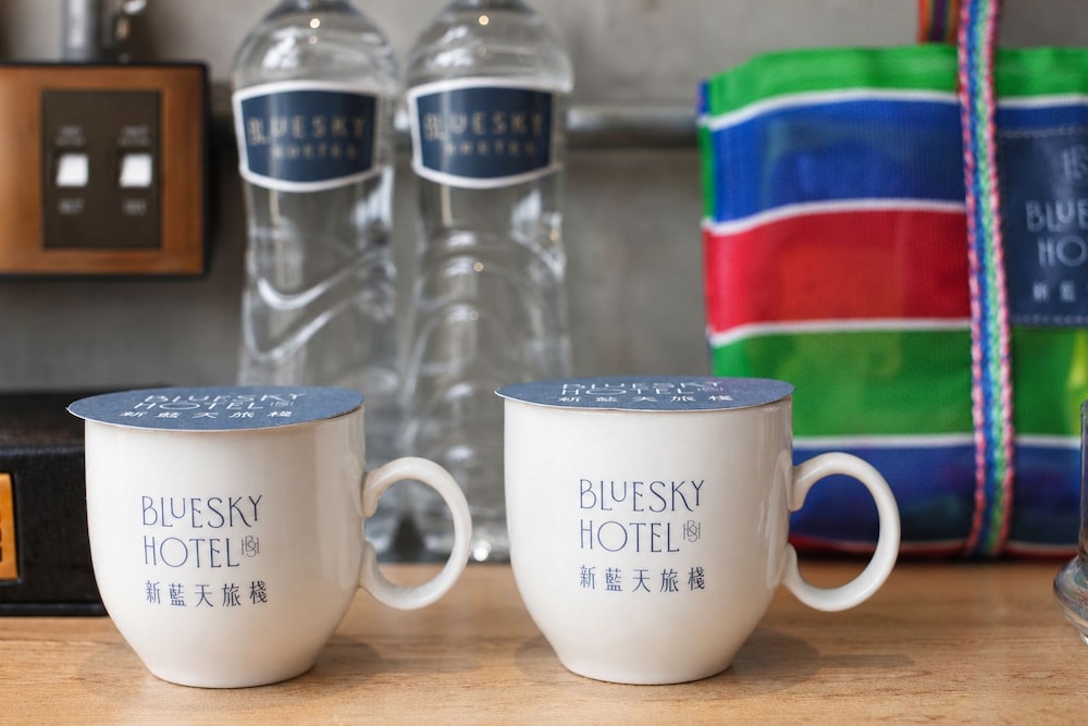 BlueSky Hotel 44/74