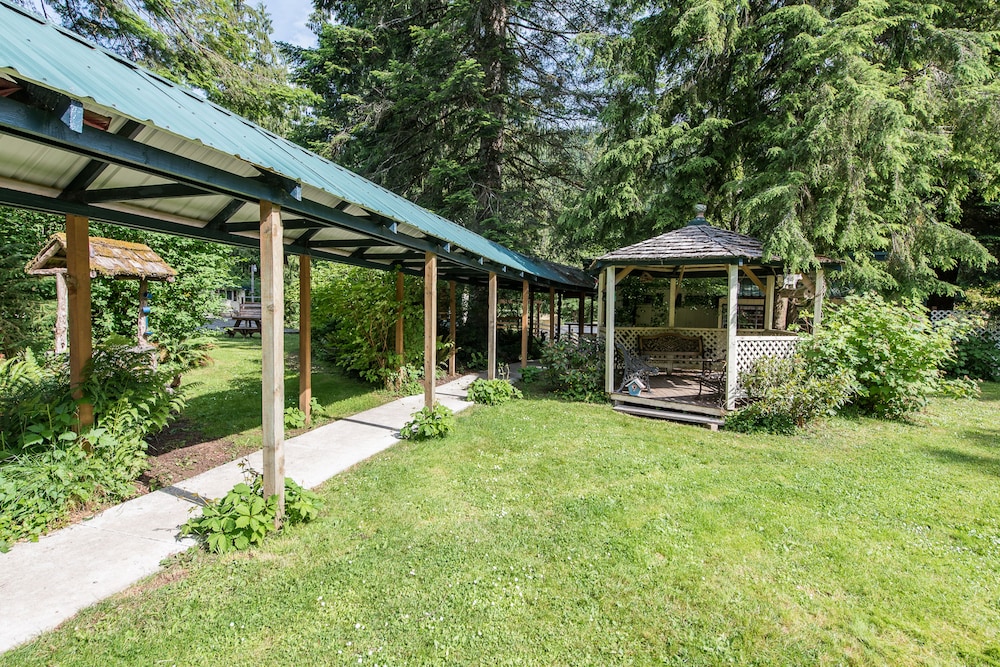 Emerald Valley Inn 64/74