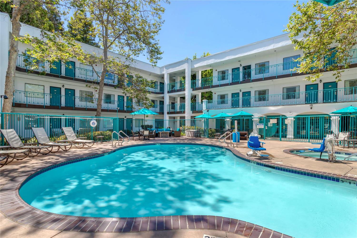 Quality Suites Downtown San Luis Obispo CA 56/58