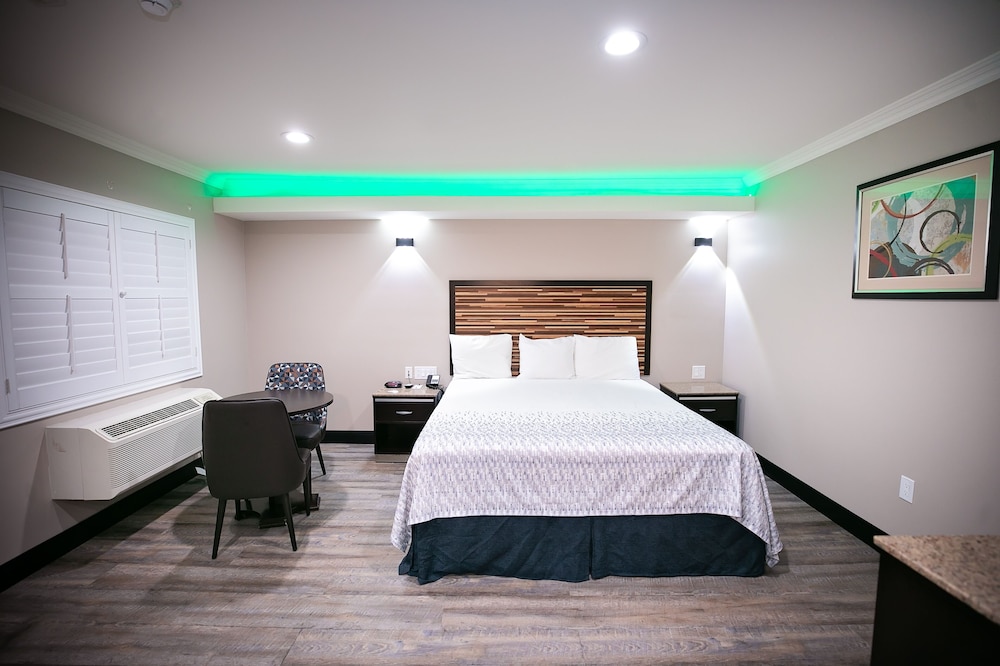 STANDARD, KING BED