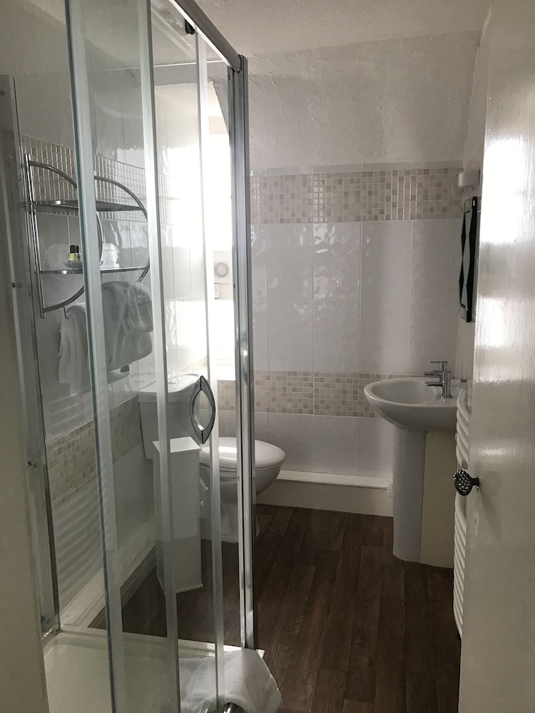 Hartland Quay Hotel 38/39