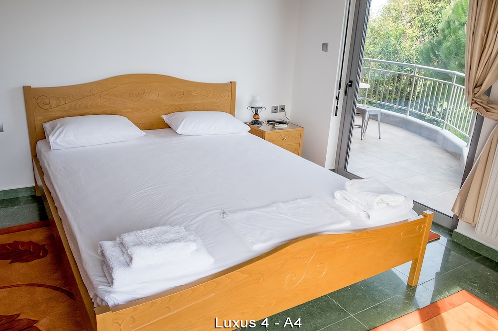 Ionionstar Hotel 20/48