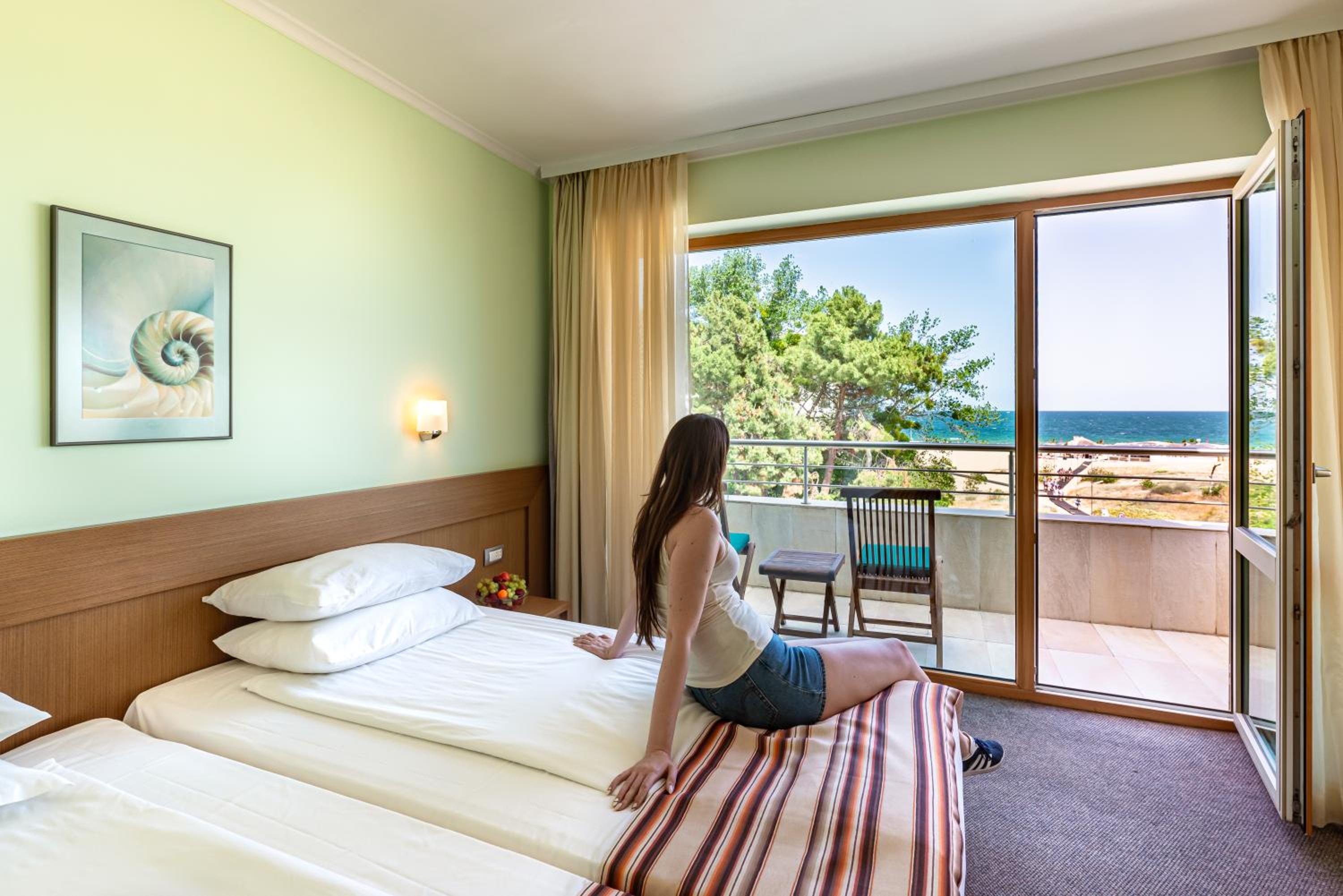 Jeravi Hotel 23/56