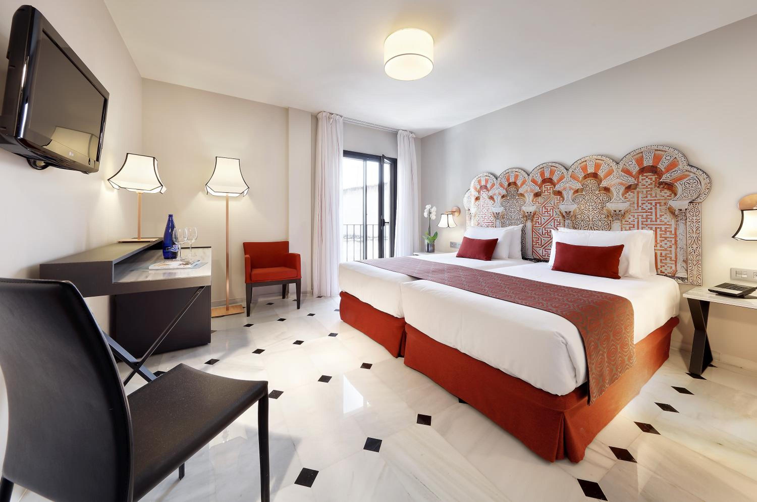 Deluxe, Double Bed, Mosque View