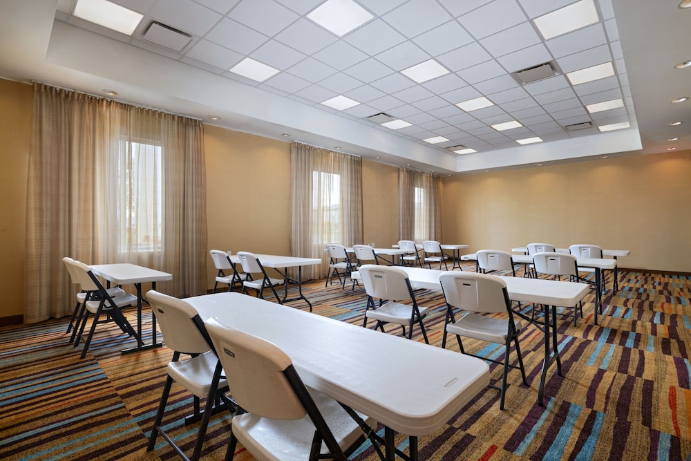 Fairfield Inn And Suites By Marriott Lincoln Airport 37/45