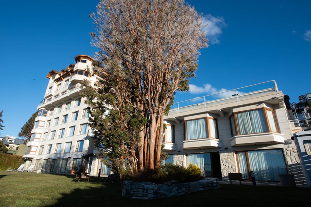 Cacique Inacayal Lake & Spa Hotel 5/50