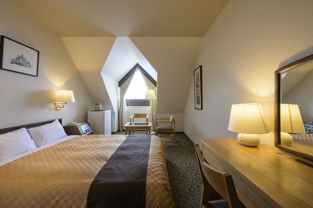 ROOM, DOUBLE BED