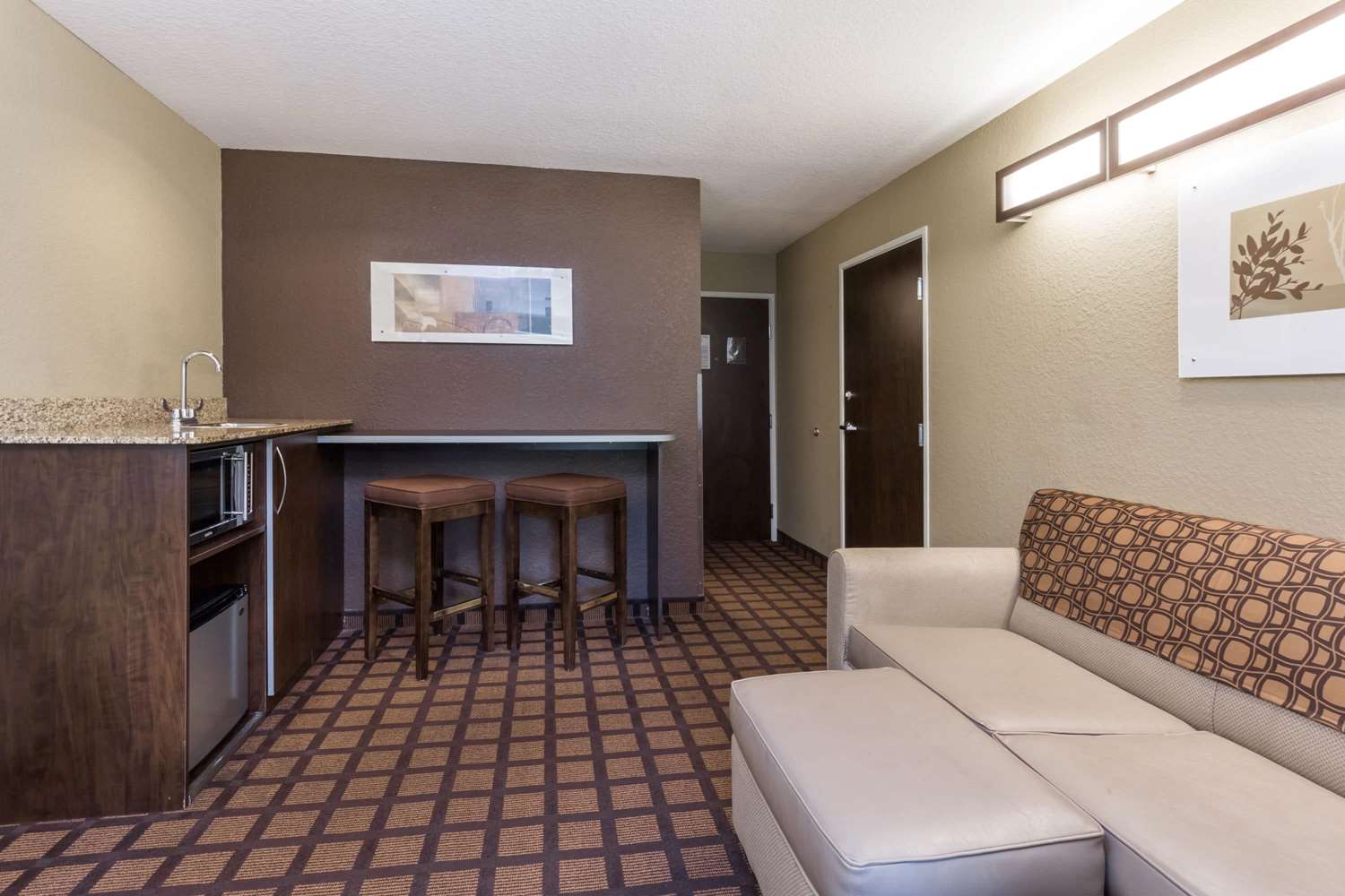 Microtel Inn & Suites by Wyndham Jacksonville Airport 25/40