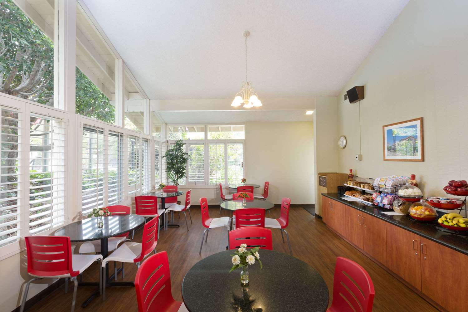 Ramada By Wyndham Santa Barbara 26/42