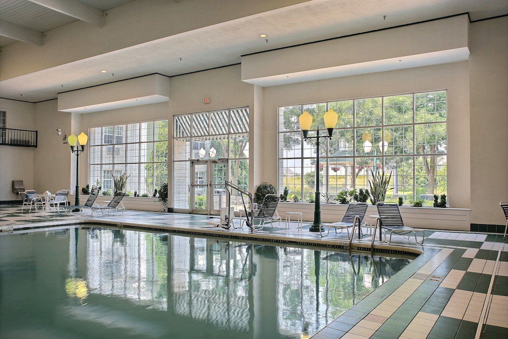 swimming pool spa