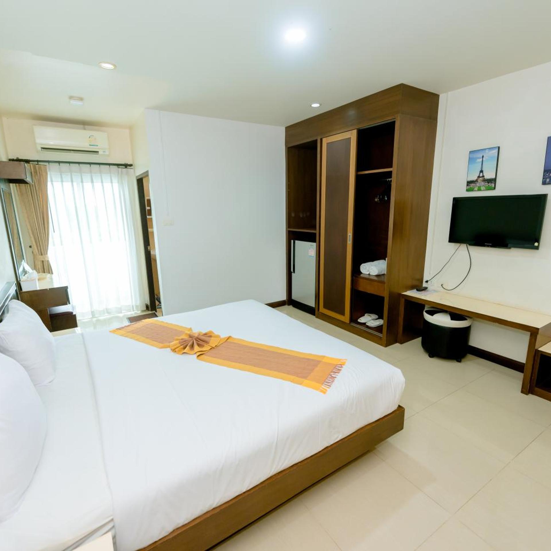BANDER HOTEL 16/50
