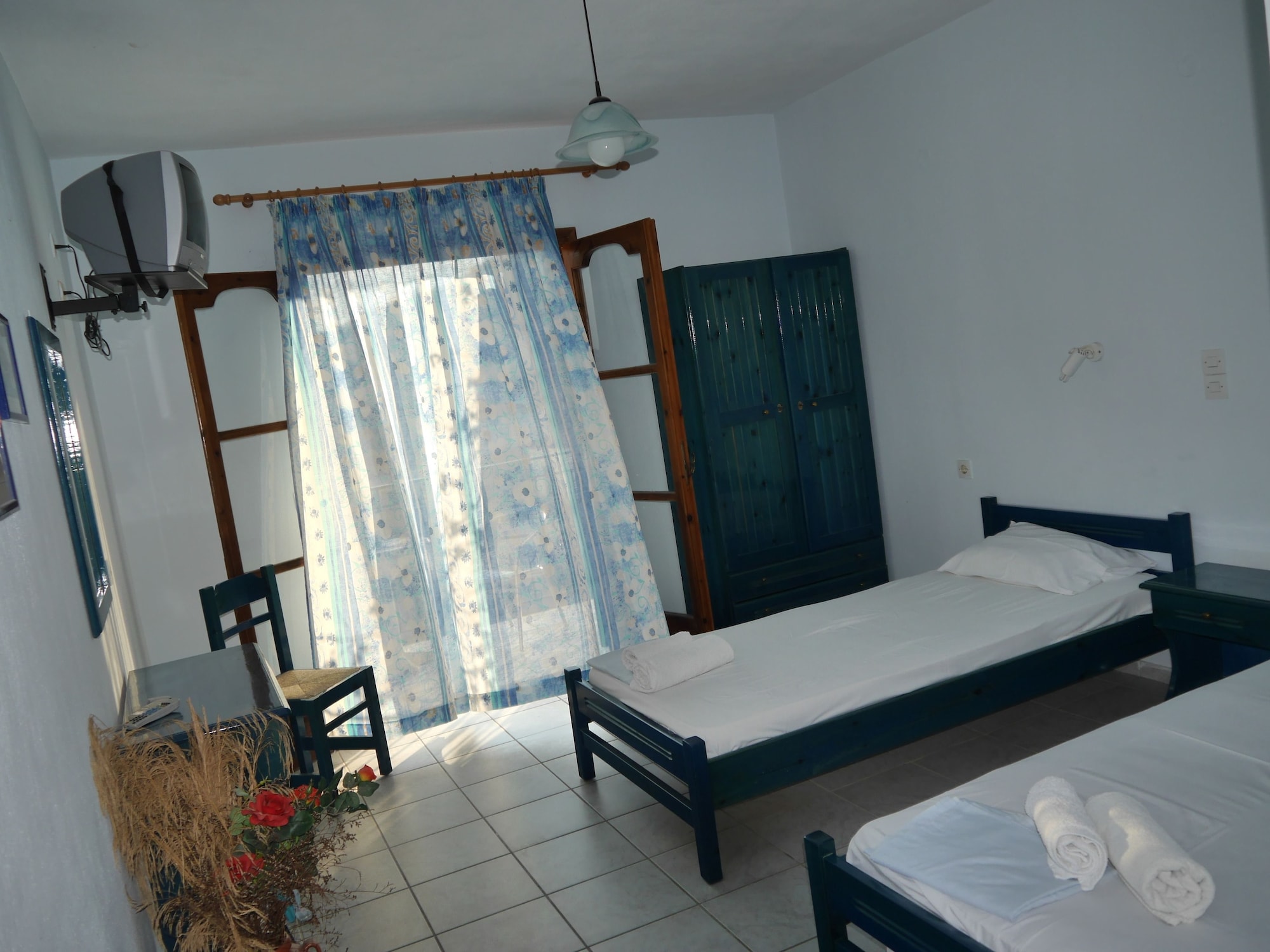 ROOM, TRIPLE, SEA VIEW