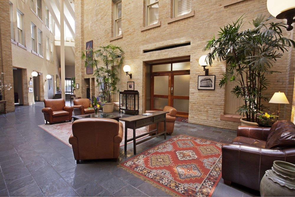 CROCKETT HOTEL 55/77