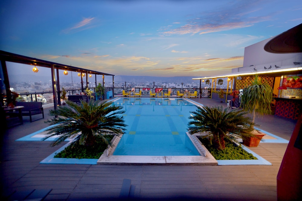 Ramada by Wyndham Jaipur 22/46