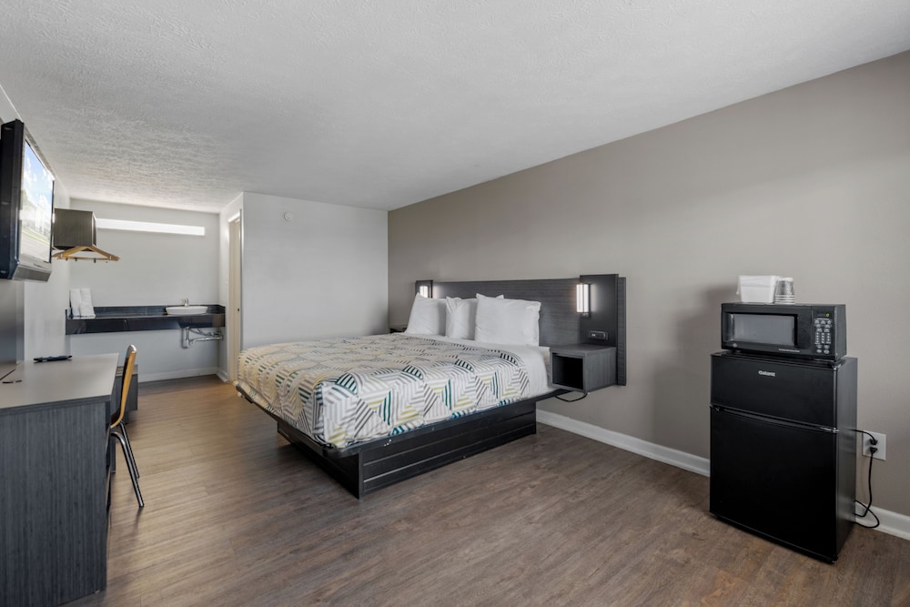 EXECUTIVE, KING BED