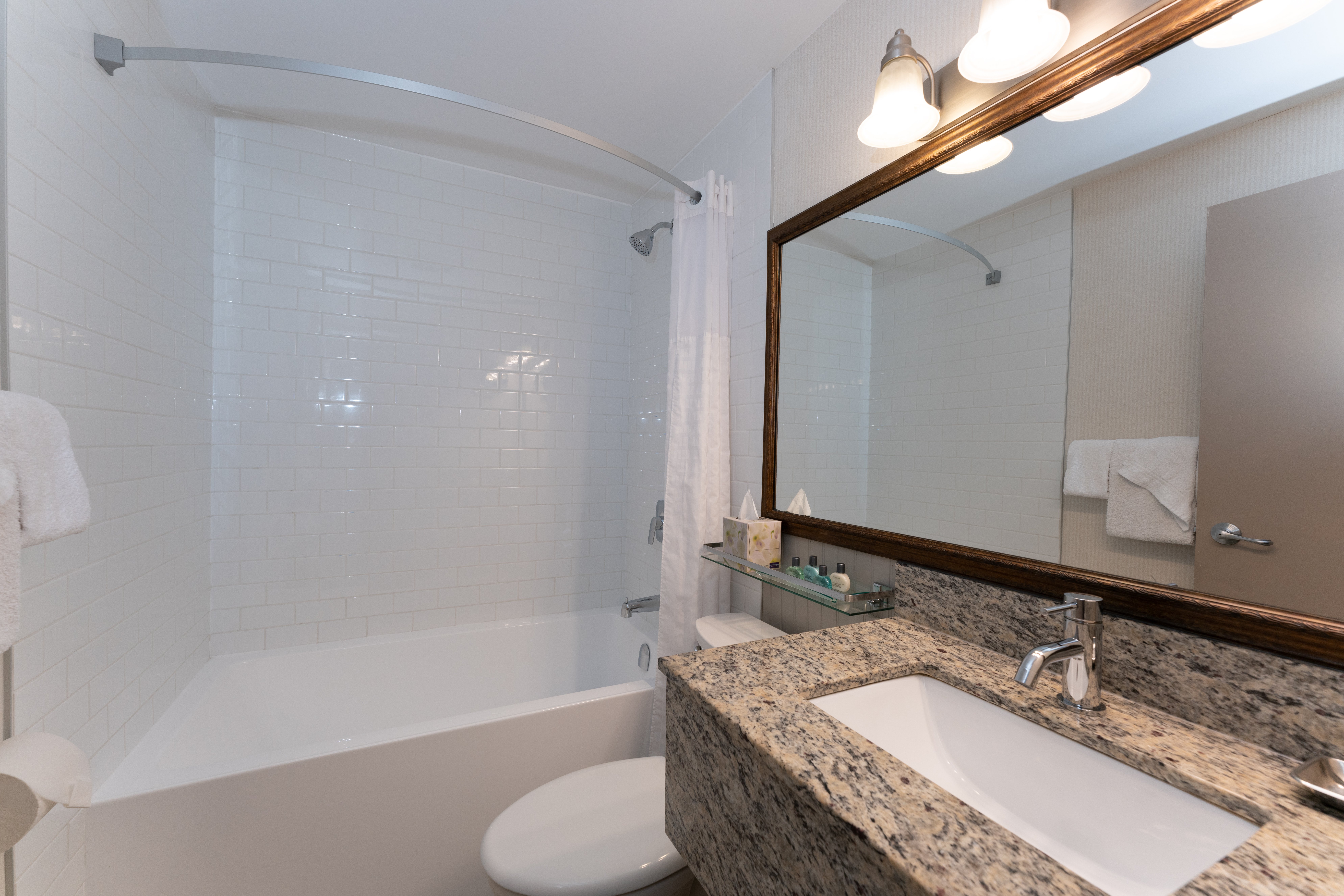 Room, Queen Bed, Balcony or Patio
