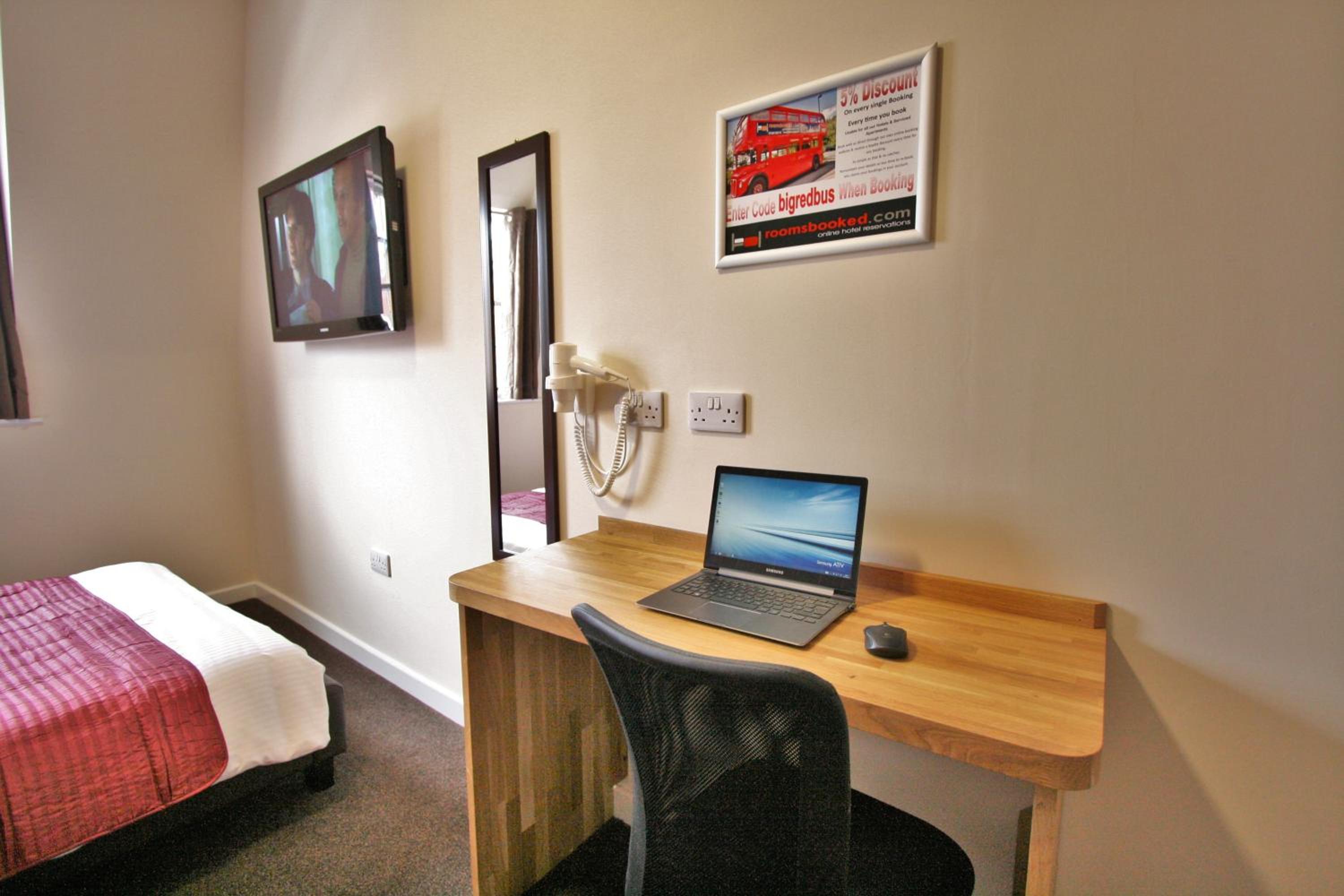 Central Hotel Gloucester by Roomsbooked 12/14