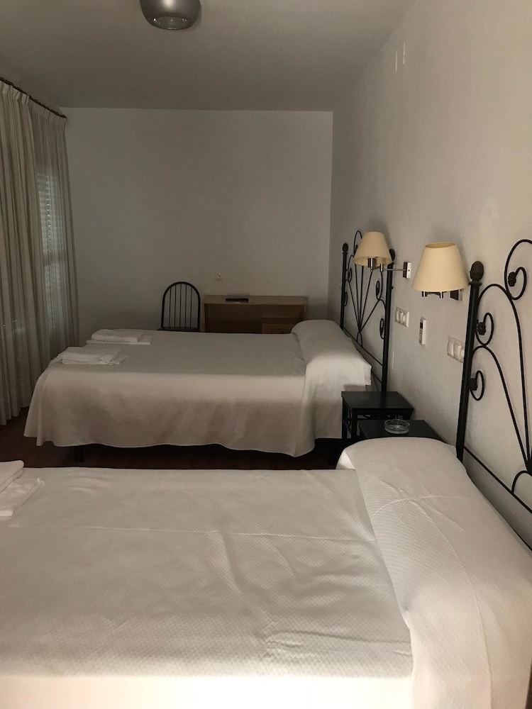 Hotel Meson del moro 12/27
