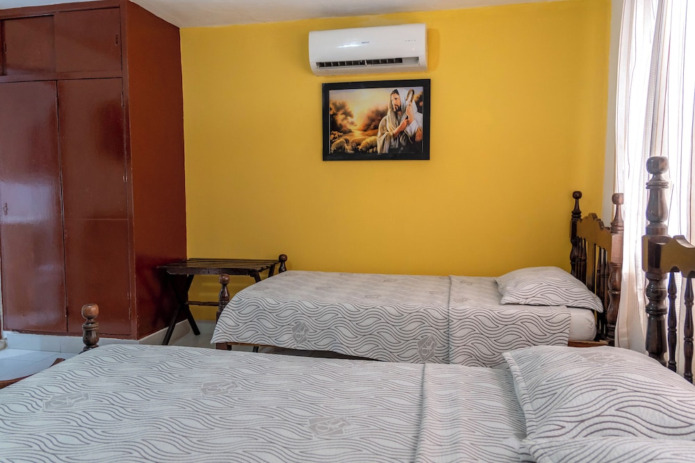 Veleros Hotel 42/57
