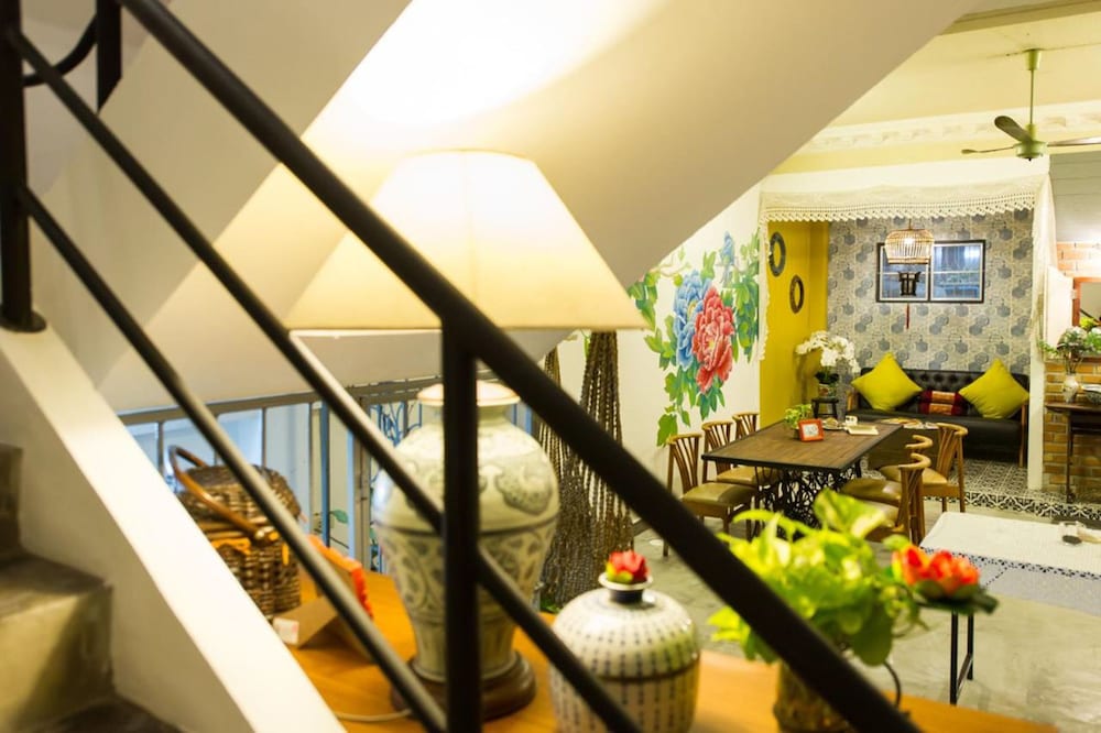 The Neighbors Hostel - Adults Only 2/36