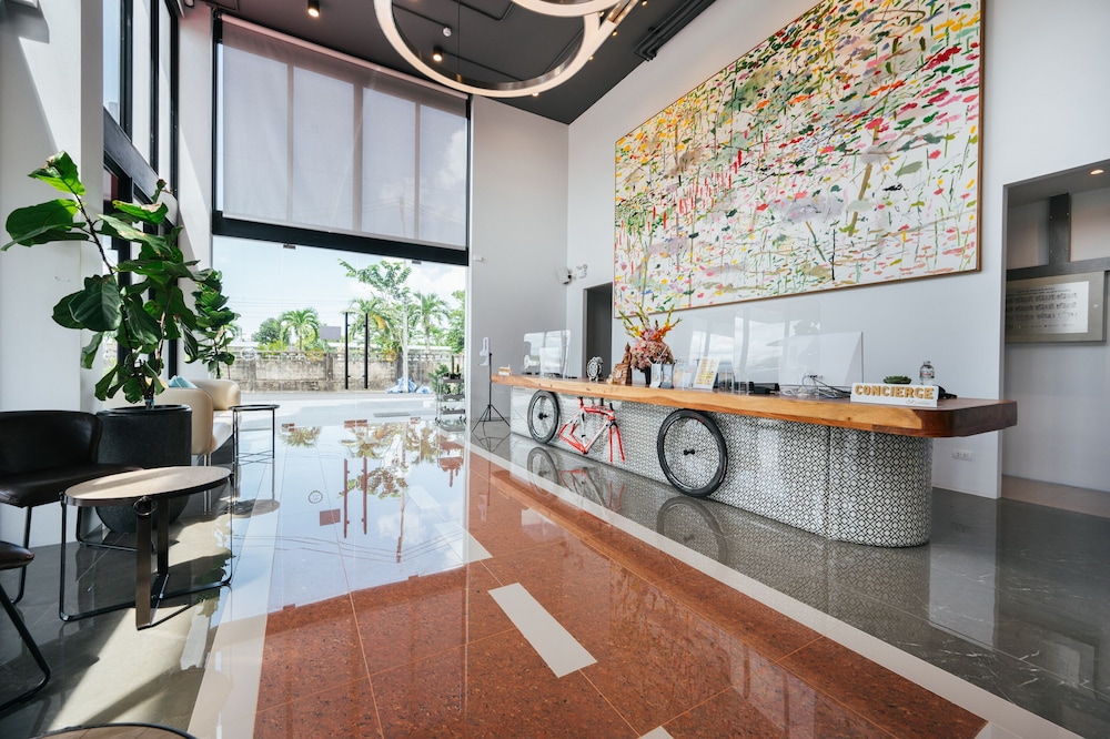 Tour De Phuket Hotel 8/71