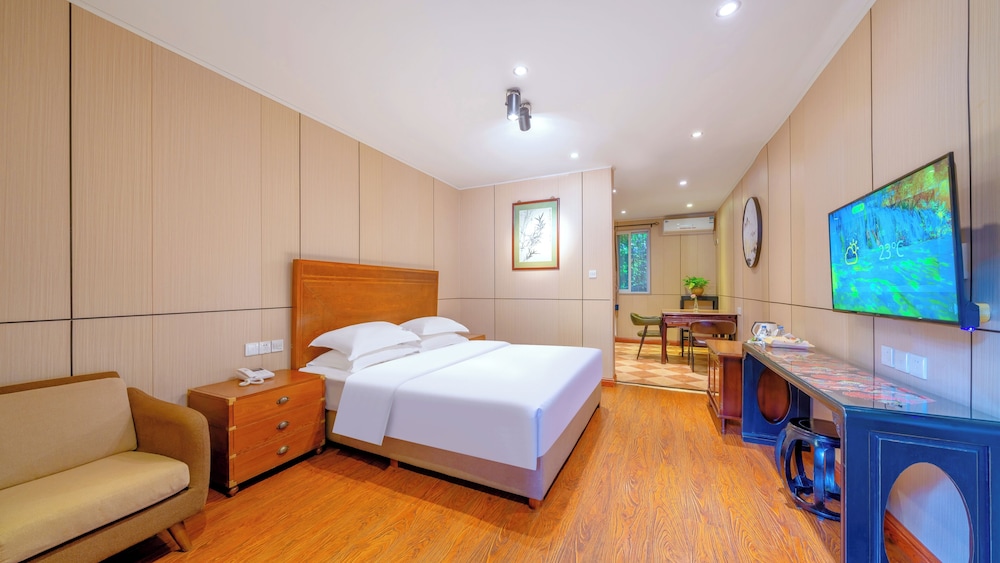 City, King Bed