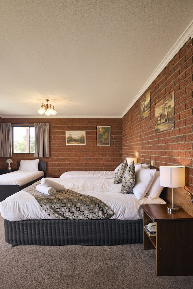 Swansea Waterloo Inn 12/50