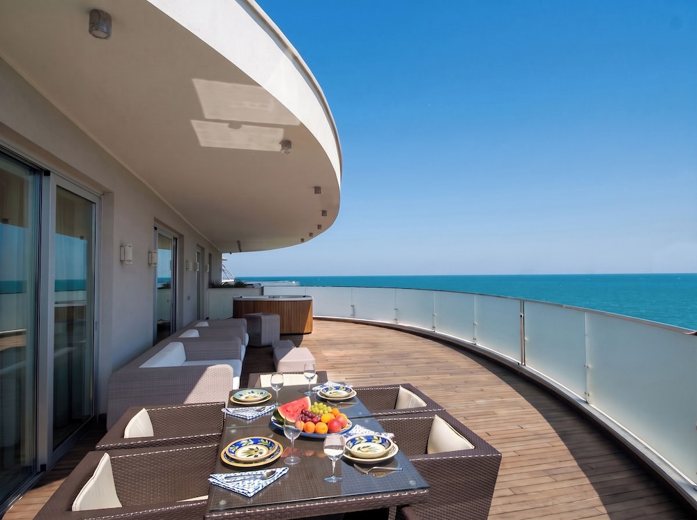 Hotel Premier & Suites 42/60