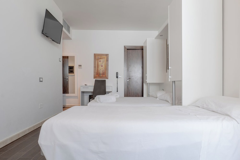 Nauticus Guest Room 15/41