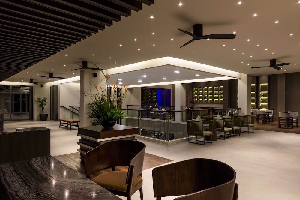 HOTEL IKON PHUKET 7/76