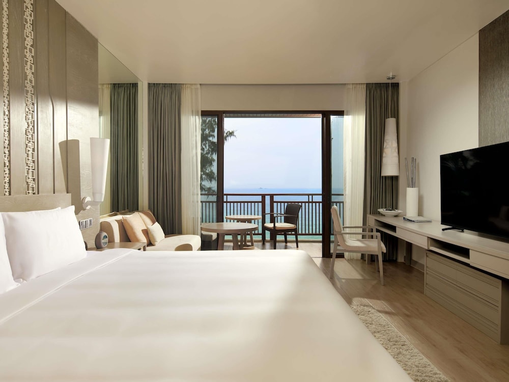 OCEAN, KING BED