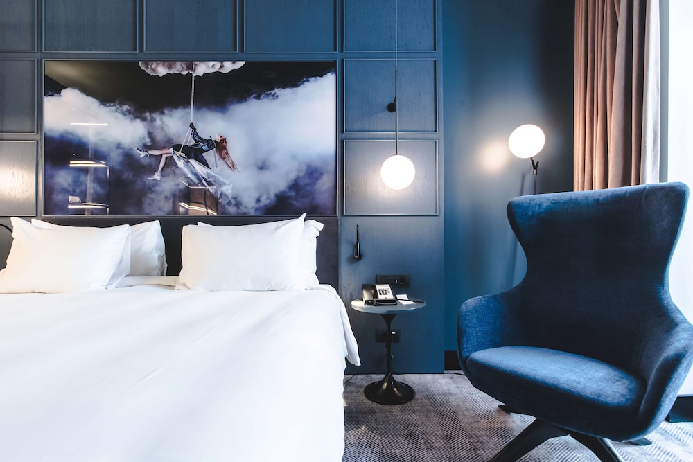 RADISSON BLU MADRID PRADO 25/74