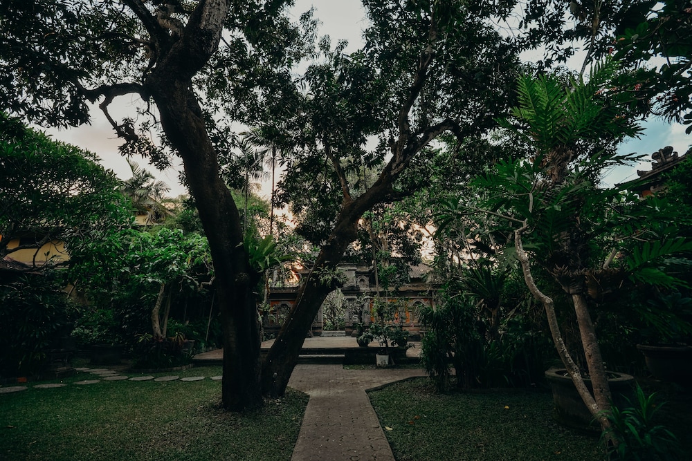 Three Brothers Bungalows & Villas Legian 72/79