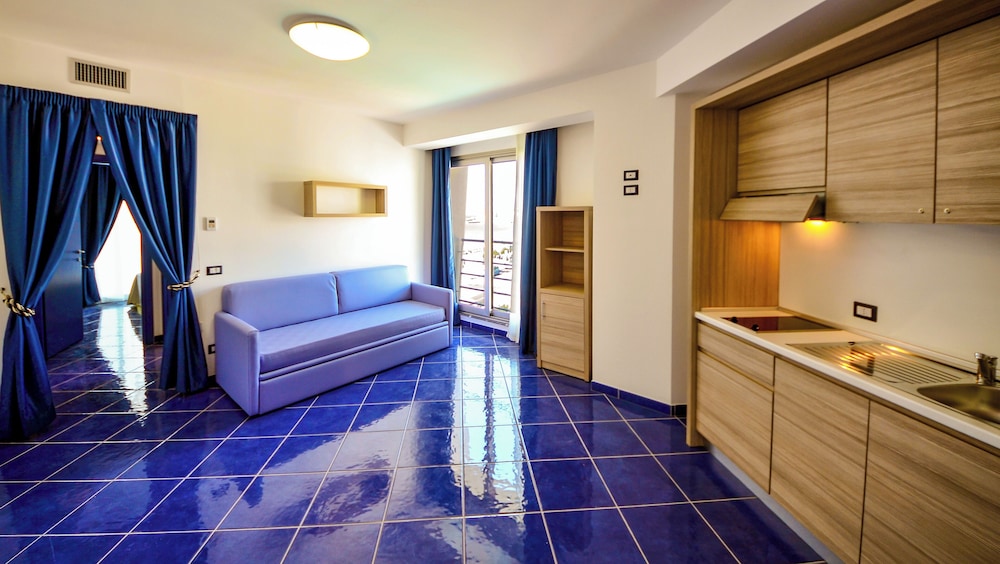 Astro Suite Hotel 19/50