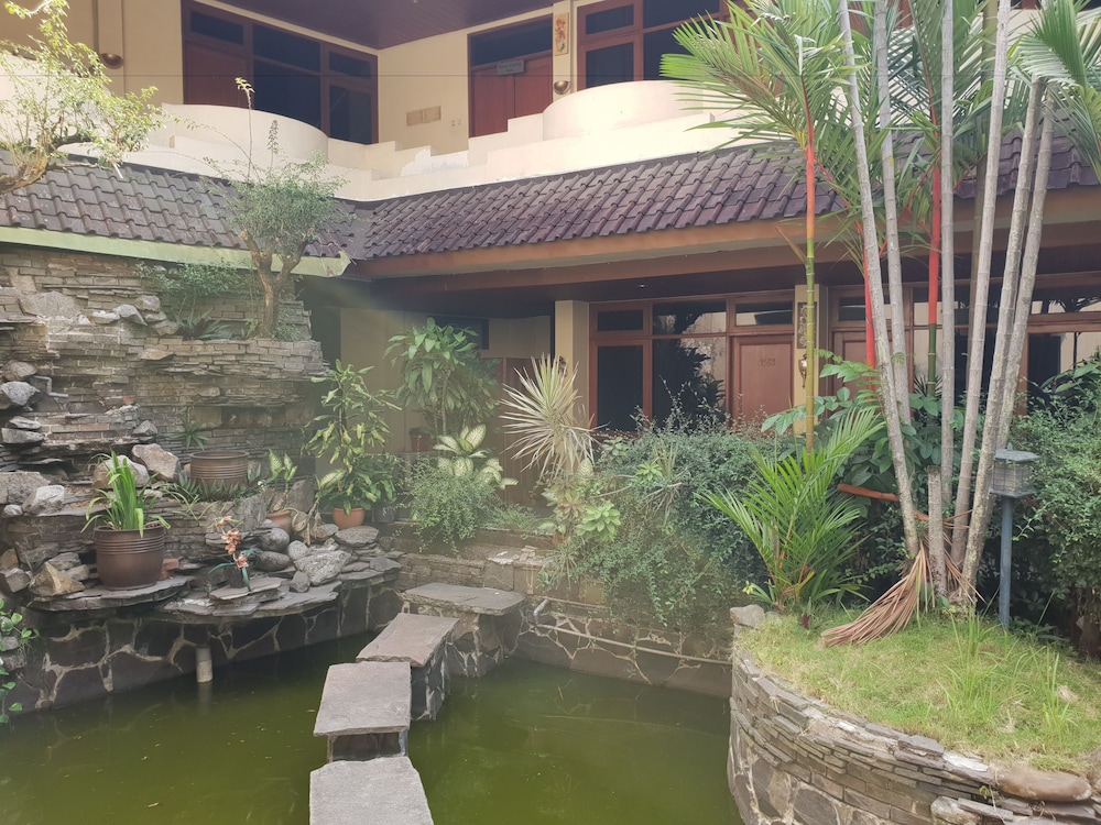 DeQur Hotel Bandung 63/71