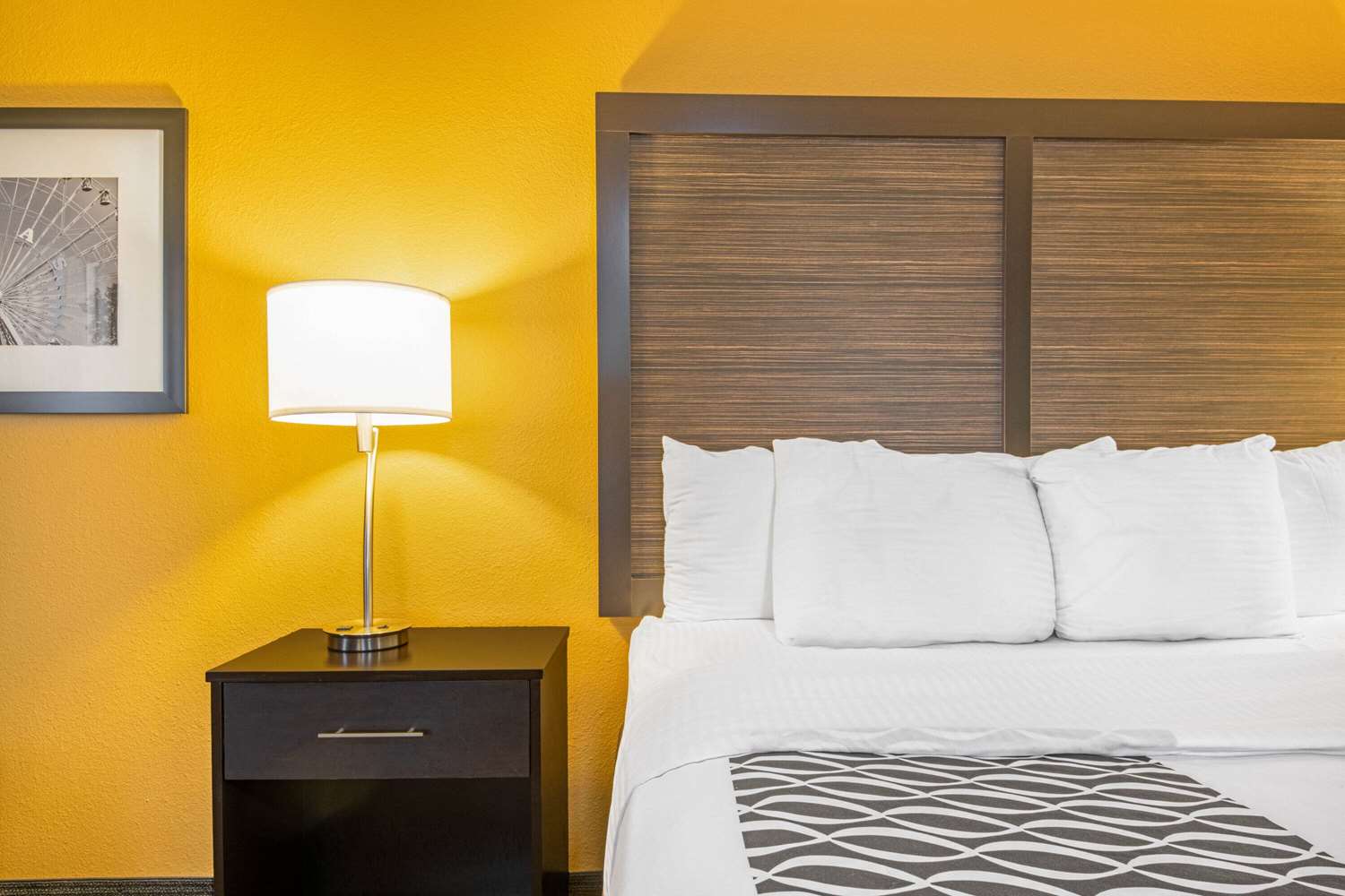 La Quinta Inn & Suites by Wyndham Denison - N. Lake Texoma 23/35
