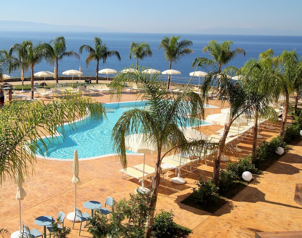 Blue Bay Resort 63/72