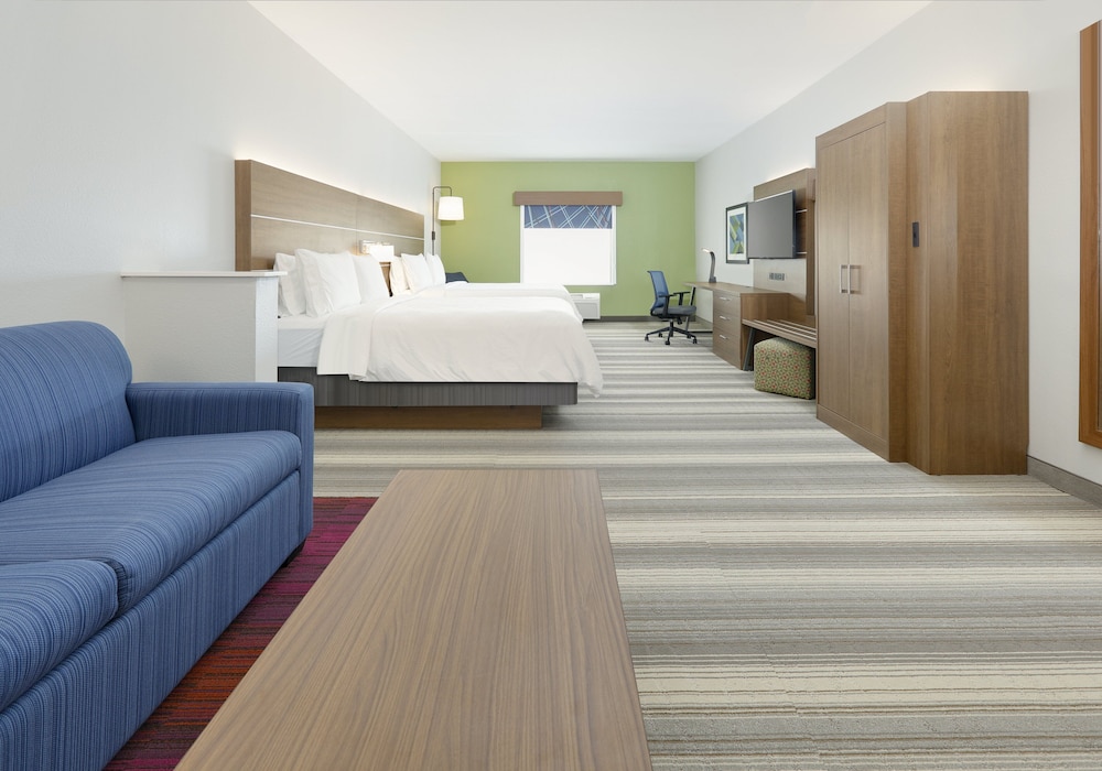 Holiday Inn Express Hotel And Suites Denton Unt Twu 44/68