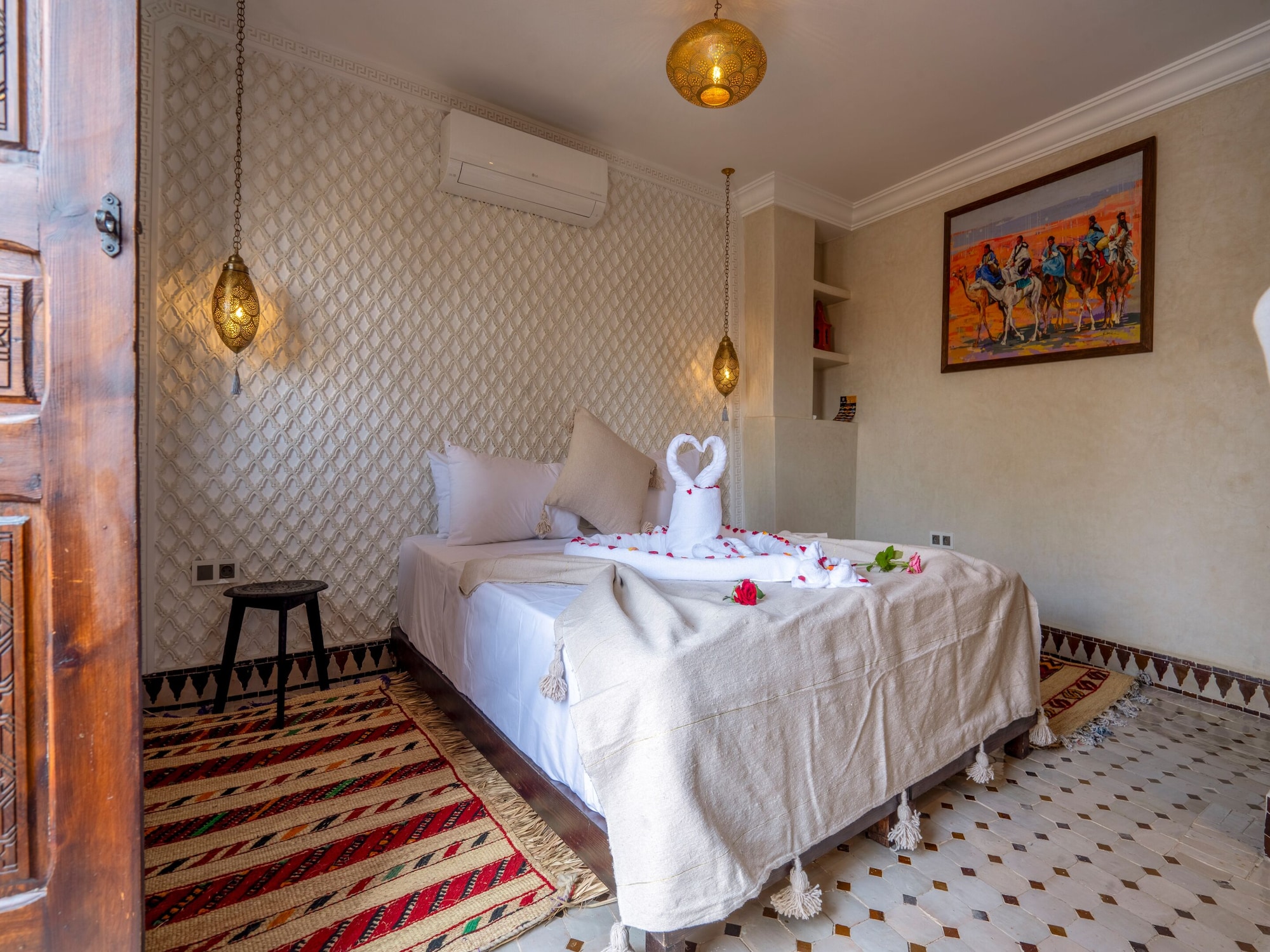 DELUXE, DOUBLE BED, PRIVATE BATHROOM