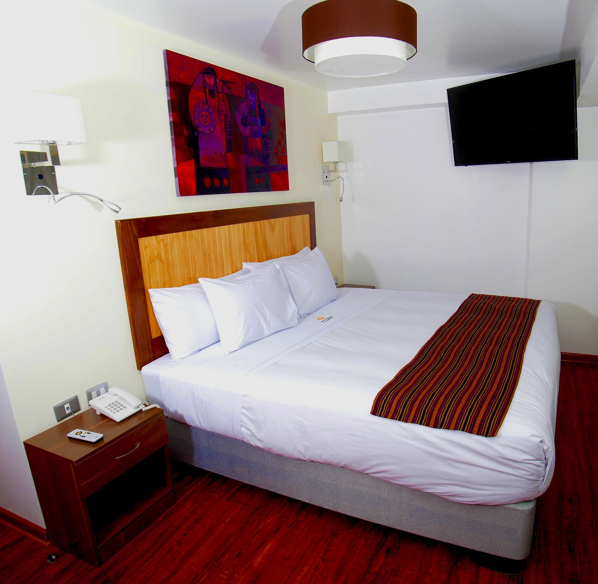 STANDARD, QUEEN BED