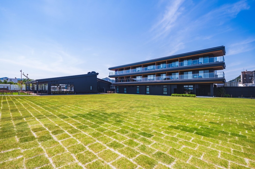 UNO HOTEL 54/58