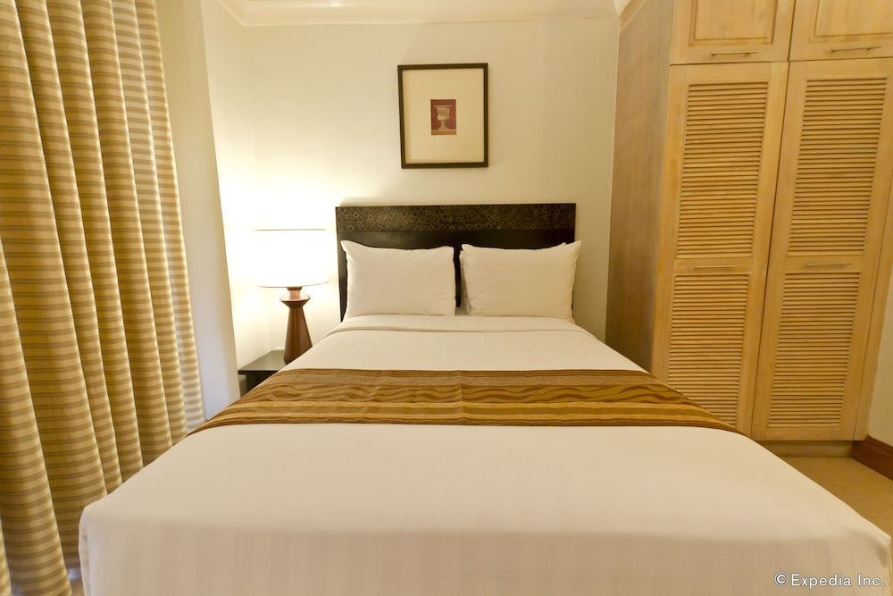 Crown Regency Suites Mactan 21/74