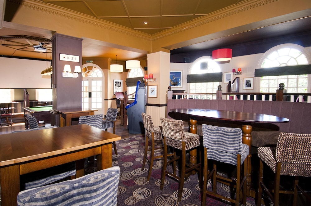 PREMIER INN LONDON GREENFORD 28/41