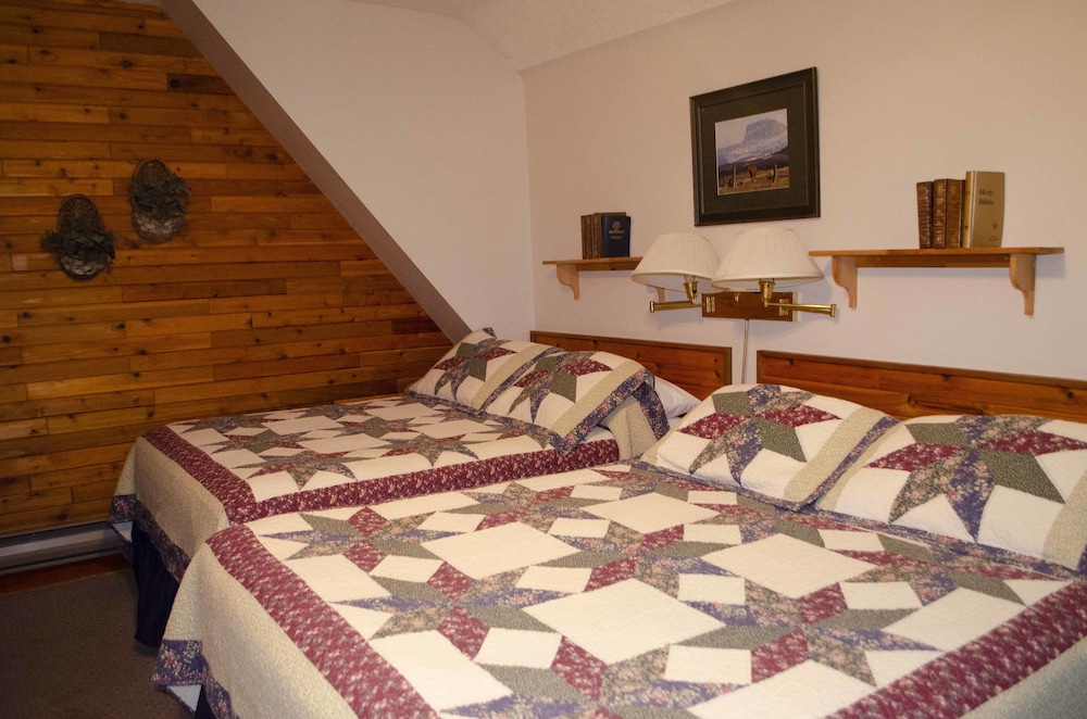 Crandell Mountain Lodge 33/66
