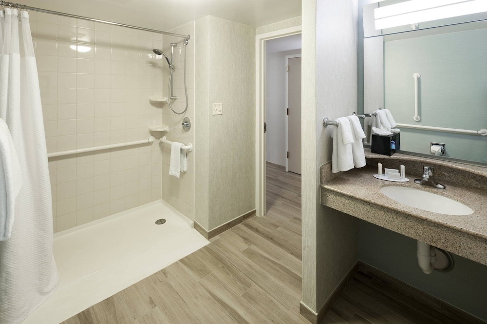 Courtyard Virginia Beach Oceanfront North 37th Street 4/29