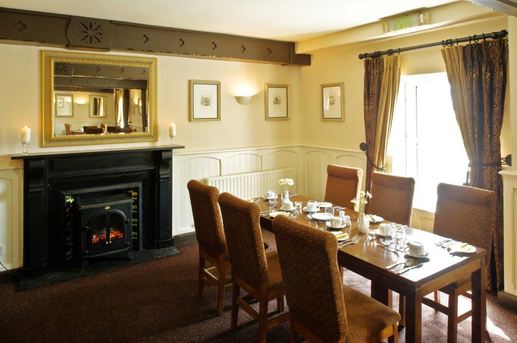 Hylands Burren Hotel 15/18