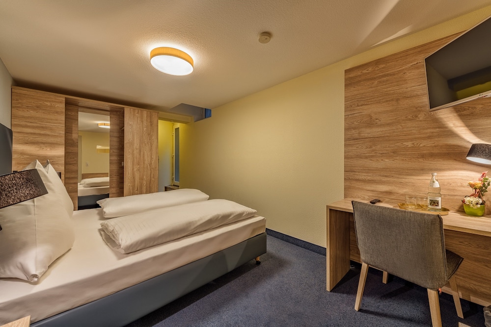 Windsor Hotel 25/49